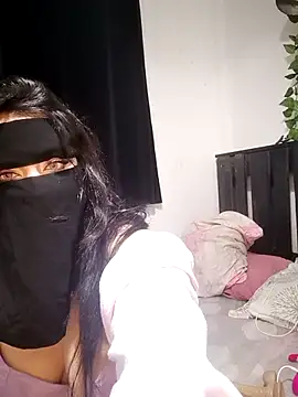 Bayan-Queen online show from October 16, 2025, 9:34 pm