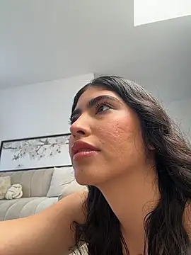 Gaby zahir  online show from November 10, 2025, 4:34 pm