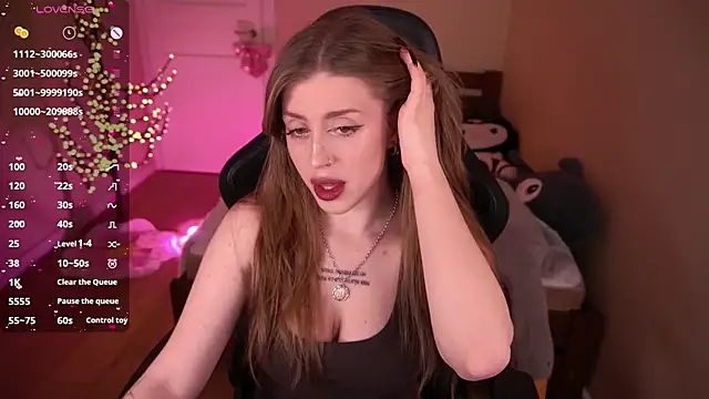 PenellopaRaw online show from April 18, 2026, 7:51 pm