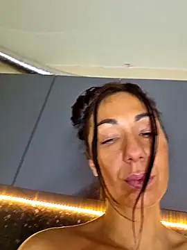 LeticiaWoods online show from September 26, 2025, 9:27 am