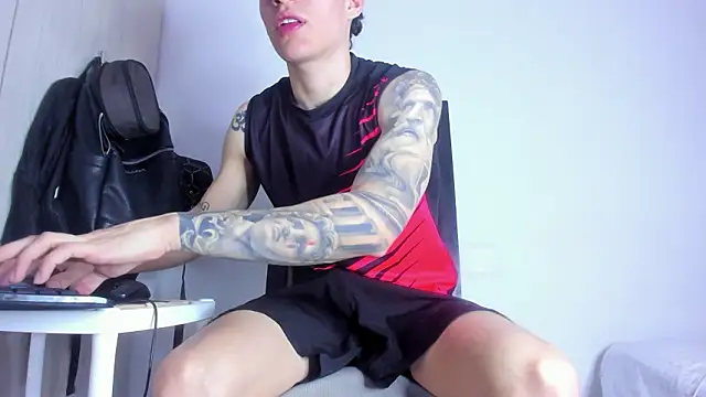 enzo bvlgari online show from February 19, 2026, 3:20 pm