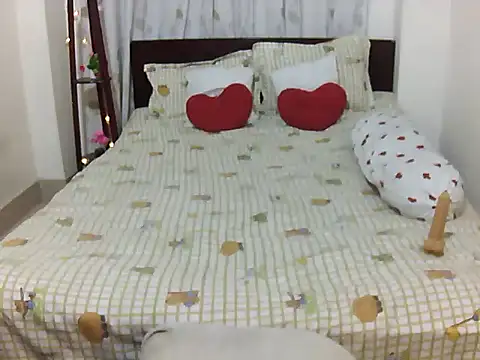 cutebengaligirl online show from May 24, 2026, 5:46 pm