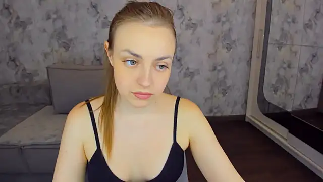 JessicaNickson online show from March 18, 2025, 1:23 pm