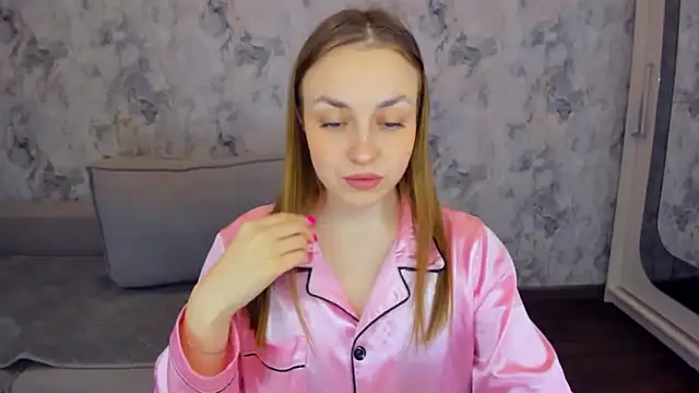 JessicaNickson online show from February 17, 2025, 1:11 pm