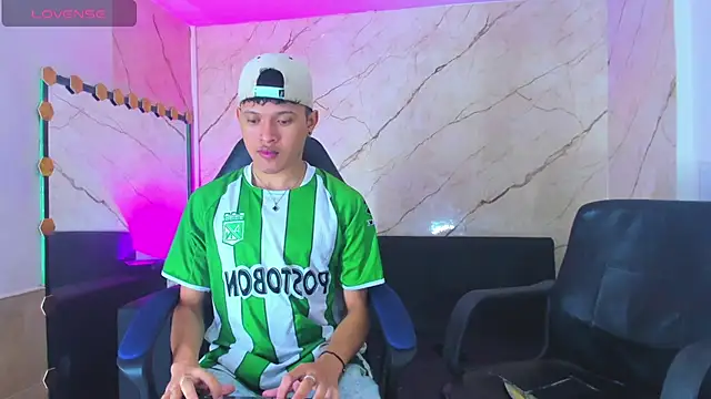 Snapshot of robertsmith_1 chatting on November 18, 2025, 4:38 am robertsmith 1 online show from November 18, 2025, 4:38 am