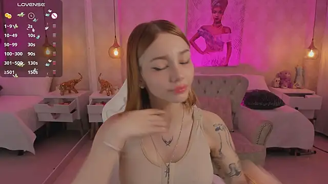 LITTLE-VIVI online show from March 3, 2025, 6:42 am