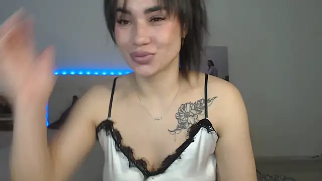 RoxannePure online show from February 14, 2026, 4:23 am