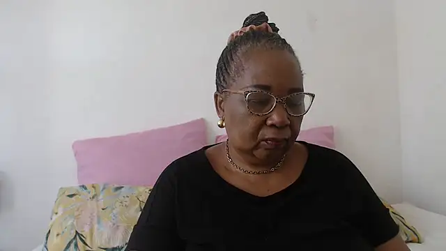 Snapshot of KinkyRicoSaisyours chatting on March 17, 2025, 12:57 pm KinkyRicoSaisyours online show from March 17, 2025, 12:57 pm