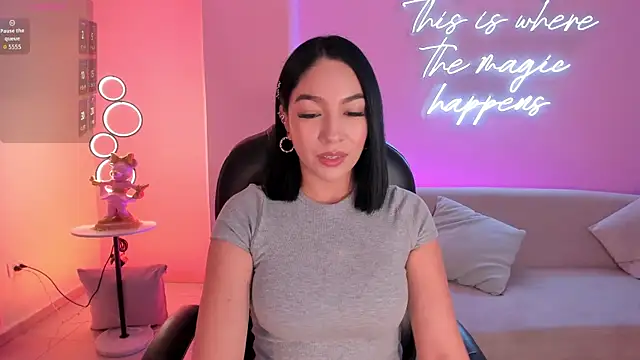 Snapshot of RossieRhoades chatting on September 15, 2025, 7:58 pm RossieRhoades online show from September 15, 2025, 7:58 pm
