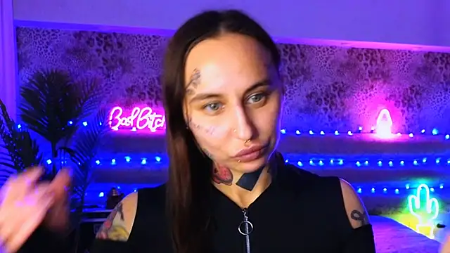 Snapshot of Cool_Freak_ chatting on January 18, 2025, 1:18 pm Cool Freak online show from January 18, 2025, 1:18 pm