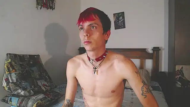 Snapshot of Twink_Temptation chatting on October 1, 2025, 10:46 pm Twink Temptation online show from October 1, 2025, 10:46 pm