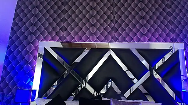 victoriaa lee  online show from November 29, 2025, 7:25 pm