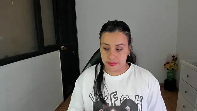 smile sweetpao online show from November 1, 2025, 9:52 pm