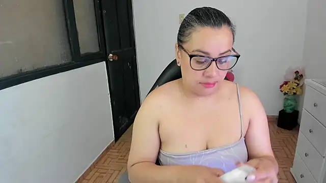 smile sweetpao online show from November 7, 2025, 12:42 pm