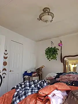 mossy kiss online show from October 22, 2025, 5:45 pm