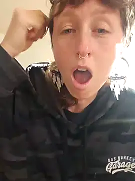 mossy kiss online show from January 17, 2025, 2:18 pm