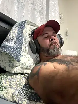 Cristian-Brayan online show from November 3, 2025, 1:58 pm