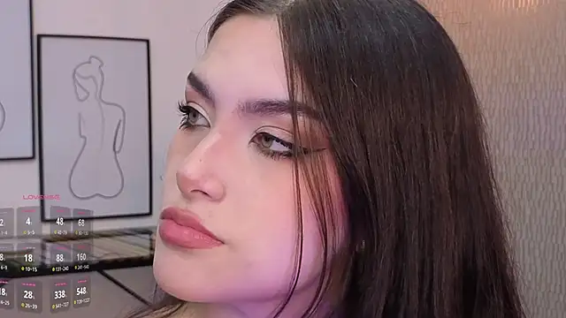 Alexa Thaylor  online show from June 4, 2026, 3:06 pm