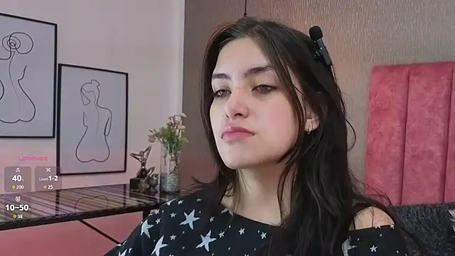 Alexa Thaylor  online show from April 15, 2026, 4:00 pm