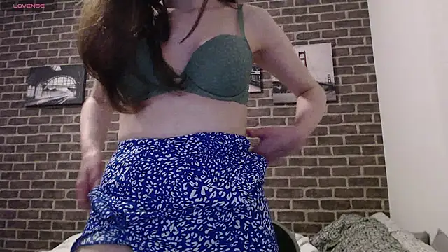  Hot Lady  online show from February 17, 2025, 9:21 pm