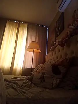 Snapshot of ROXOLANAA_SEXY chatting on March 3, 2026, 7:37 am ROXOLANAA SEXY online show from March 3, 2026, 7:37 am