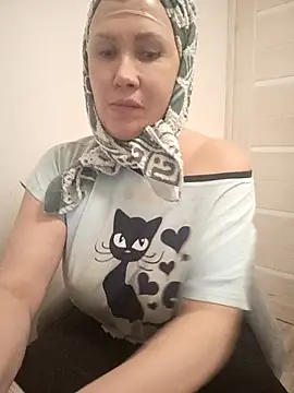 Snapshot of ROXOLANAA_SEXY chatting on January 16, 2026, 6:45 pm ROXOLANAA SEXY online show from January 16, 2026, 6:45 pm