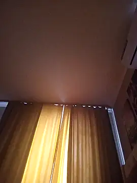 Snapshot of ROXOLANAA_SEXY chatting on January 7, 2026, 8:30 am ROXOLANAA SEXY online show from January 7, 2026, 8:30 am