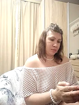 Snapshot of ROXOLANAA_SEXY chatting on February 18, 2026, 10:50 pm ROXOLANAA SEXY online show from February 18, 2026, 10:50 pm