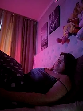 Snapshot of ROXOLANAA_SEXY chatting on December 22, 2025, 5:40 am ROXOLANAA SEXY online show from December 22, 2025, 5:40 am