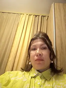 Snapshot of ROXOLANAA_SEXY chatting on January 14, 2026, 3:37 pm ROXOLANAA SEXY online show from January 14, 2026, 3:37 pm