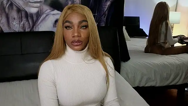 Snapshot of emely_brandon chatting on November 18, 2025, 3:32 am emely brandon online show from November 18, 2025, 3:32 am