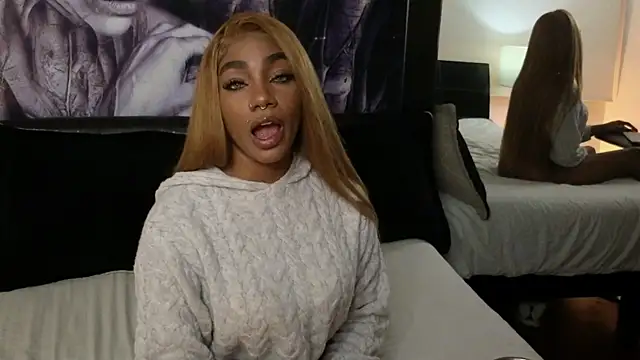 Snapshot of emely_brandon chatting on November 22, 2025, 4:22 am emely brandon online show from November 22, 2025, 4:22 am