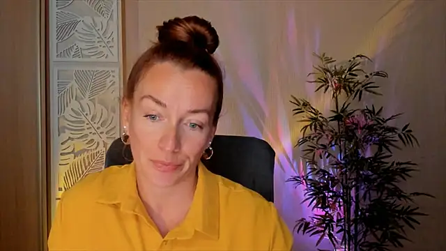 RebeccaMartinez online show from July 25, 2026, 6:21 am