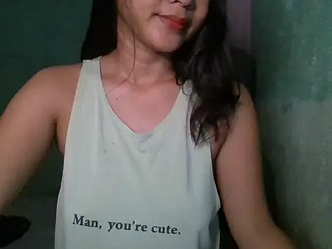 Snapshot of _smiling4u_ chatting on December 1, 2025, 2:45 am smiling4u online show from December 1, 2025, 2:45 am