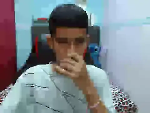 Angelstripboy online show from February 5, 2026, 1:01 am