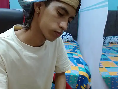 Angelstripboy online show from March 18, 2025, 12:40 am