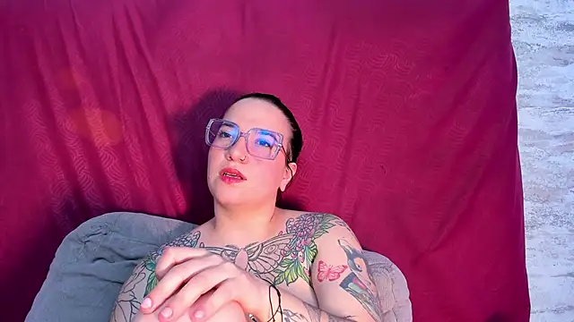 DEVA BLUE  online show from March 16, 2025, 1:28 am