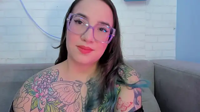 DEVA BLUE  online show from February 7, 2025, 4:48 am