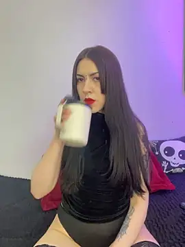 Amy Aloqua online show from October 29, 2025, 3:22 pm