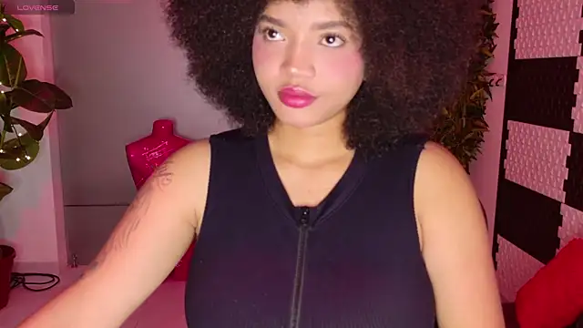 Snapshot of MalaikaBrown chatting on November 25, 2025, 12:16 pm MalaikaBrown online show from November 25, 2025, 12:16 pm