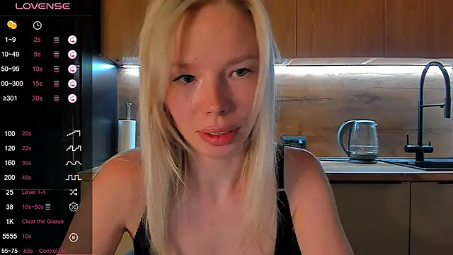 Snapshot of Olivia_Bells chatting on June 18, 2026, 9:20 pm Olivia Bells online show from June 18, 2026, 9:20 pm