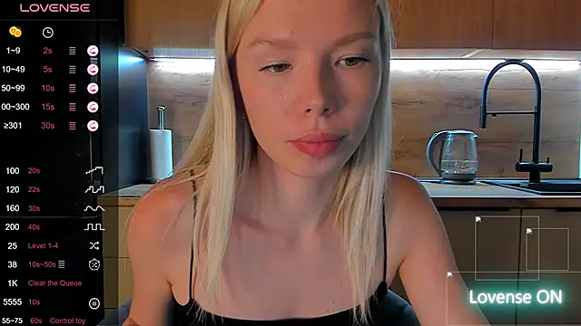 Snapshot of Olivia_Bells chatting on June 17, 2026, 8:30 pm Olivia Bells online show from June 17, 2026, 8:30 pm
