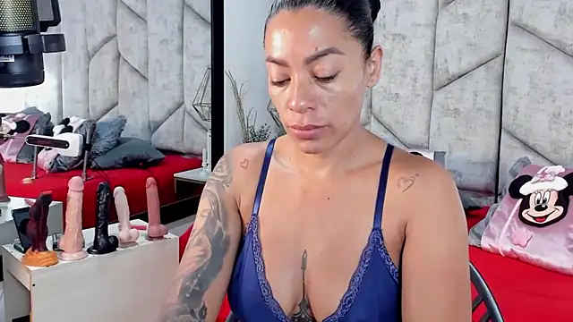 Snapshot of NiicolleMiller chatting on November 21, 2025, 11:20 am NiicolleMiller online show from November 21, 2025, 11:20 am