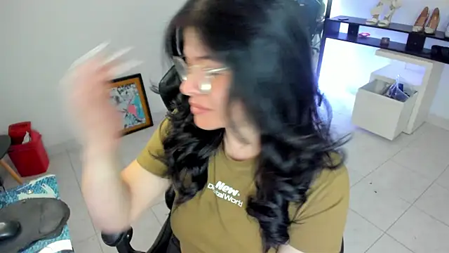 Snapshot of BellaFlaming chatting on May 2, 2026, 11:04 am BellaFlaming online show from May 2, 2026, 11:04 am