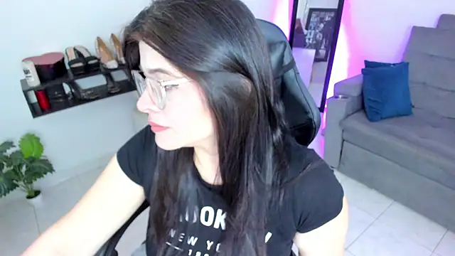 BellaFlaming online show from September 20, 2025, 11:04 am