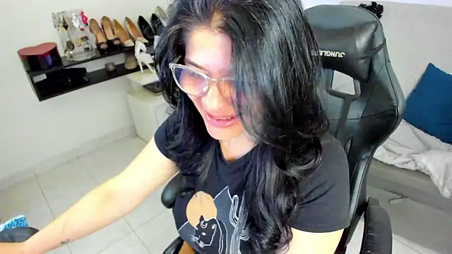 BellaFlaming online show from March 10, 2026, 10:41 am