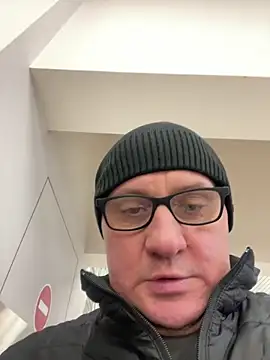 vanjbi45 online show from January 3, 2025, 12:51 pm