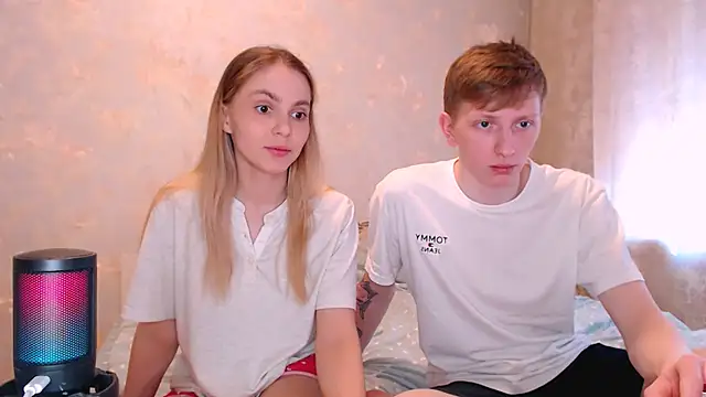 juliaanddima online show from February 18, 2026, 8:22 am