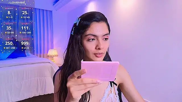 miiaa evans online show from March 21, 2025, 3:33 am