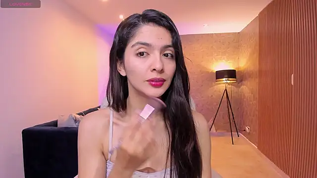 miiaa evans online show from November 6, 2025, 11:14 am